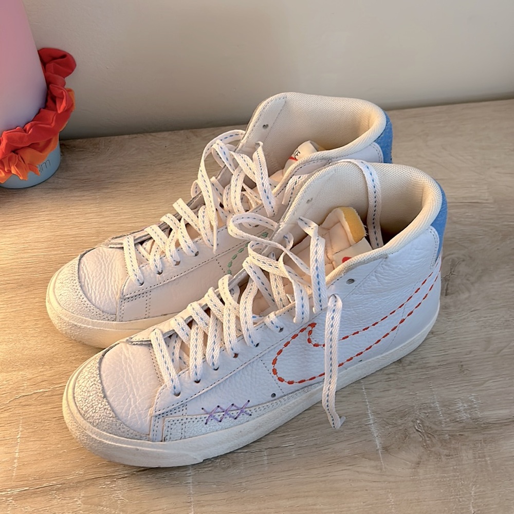 Nike Blazers women’s size 8